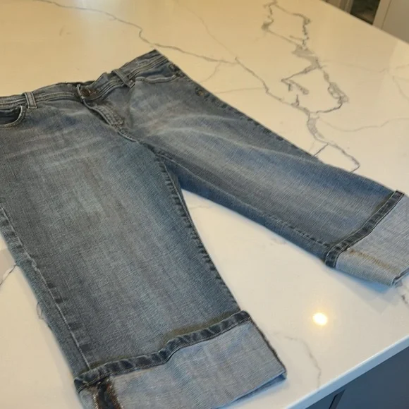 Ladies Capries - Picture 6 of 7